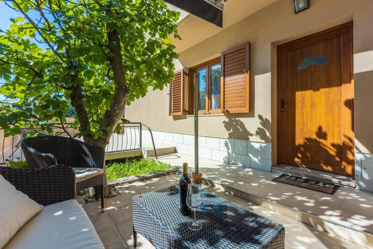 Apartmani Anita Dramalj Kültér fotó